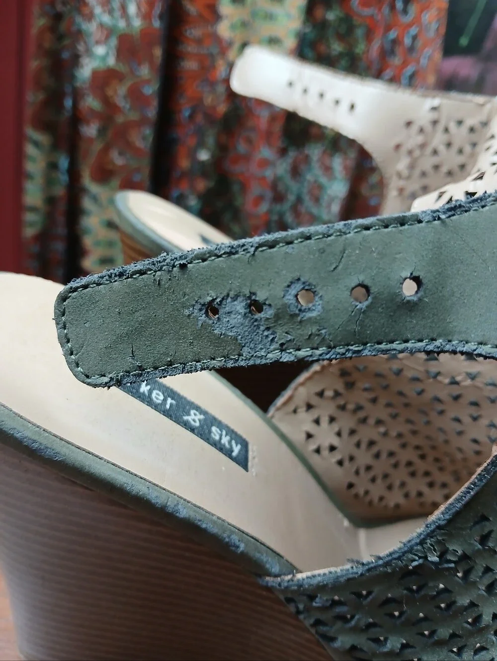 PARKER & SKY Olive Green Laser Cut Open Toe Gladiator Wedge Sandals Size 8